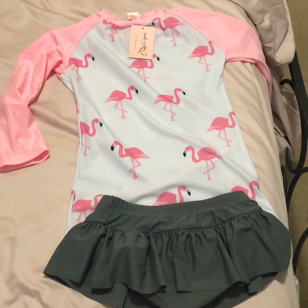 GIRLS SWIMSUIT!